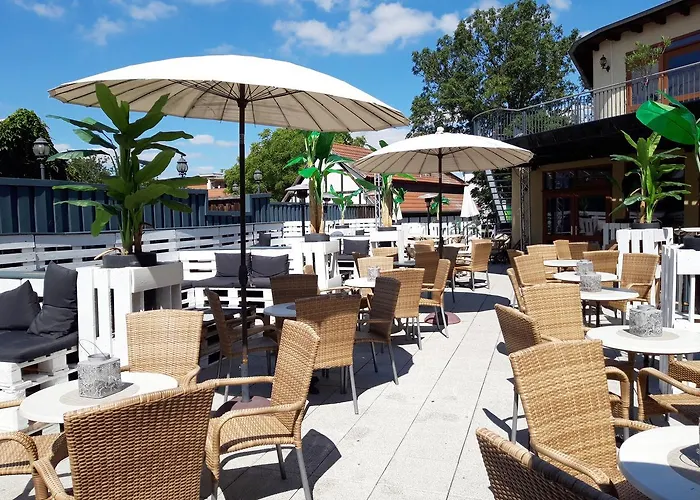 Hotell Schwarzer Adler 3*